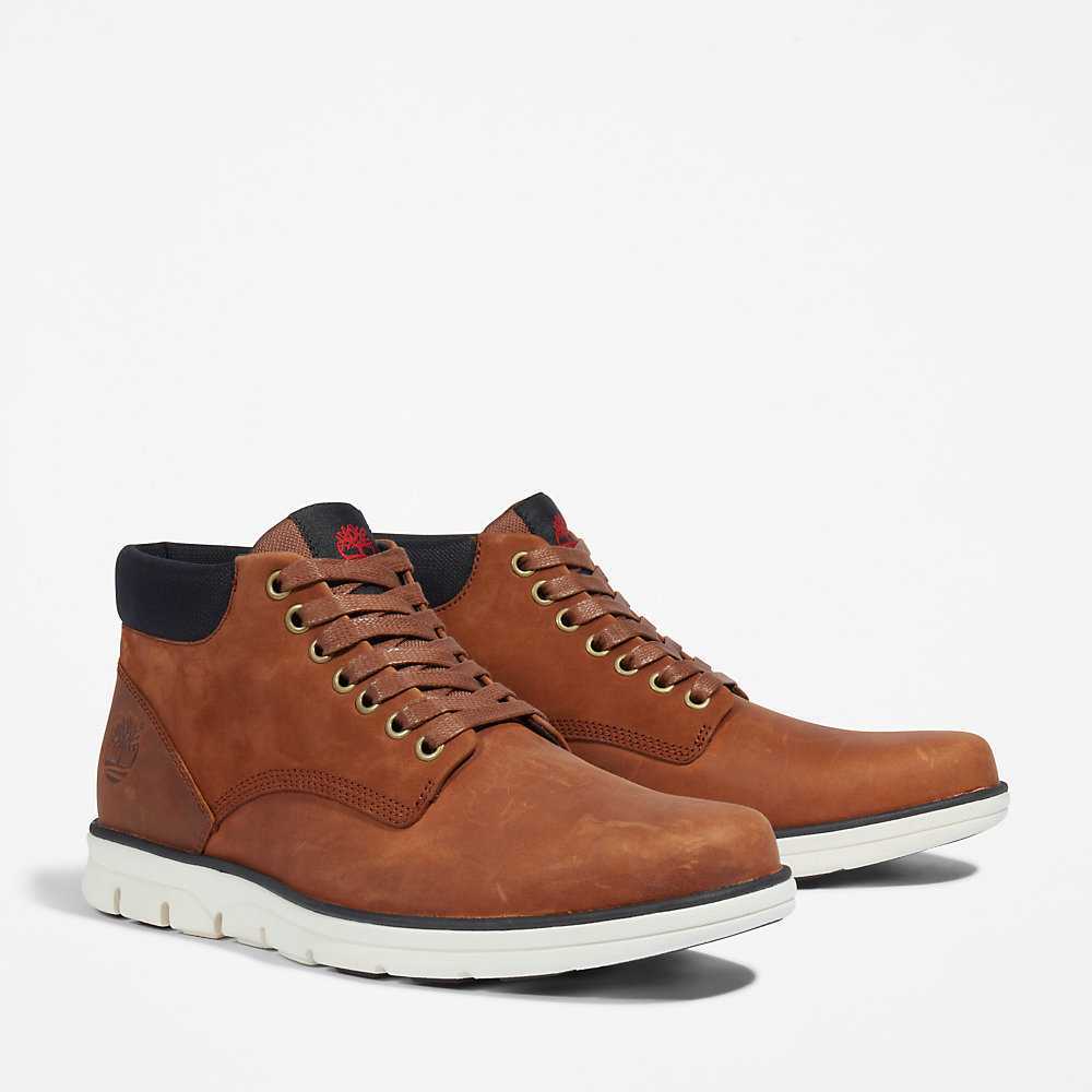 Men's Timberland Bradstreet Chukka Boots Light Brown | UAE-0149675